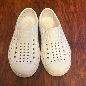 Native water shoes in white